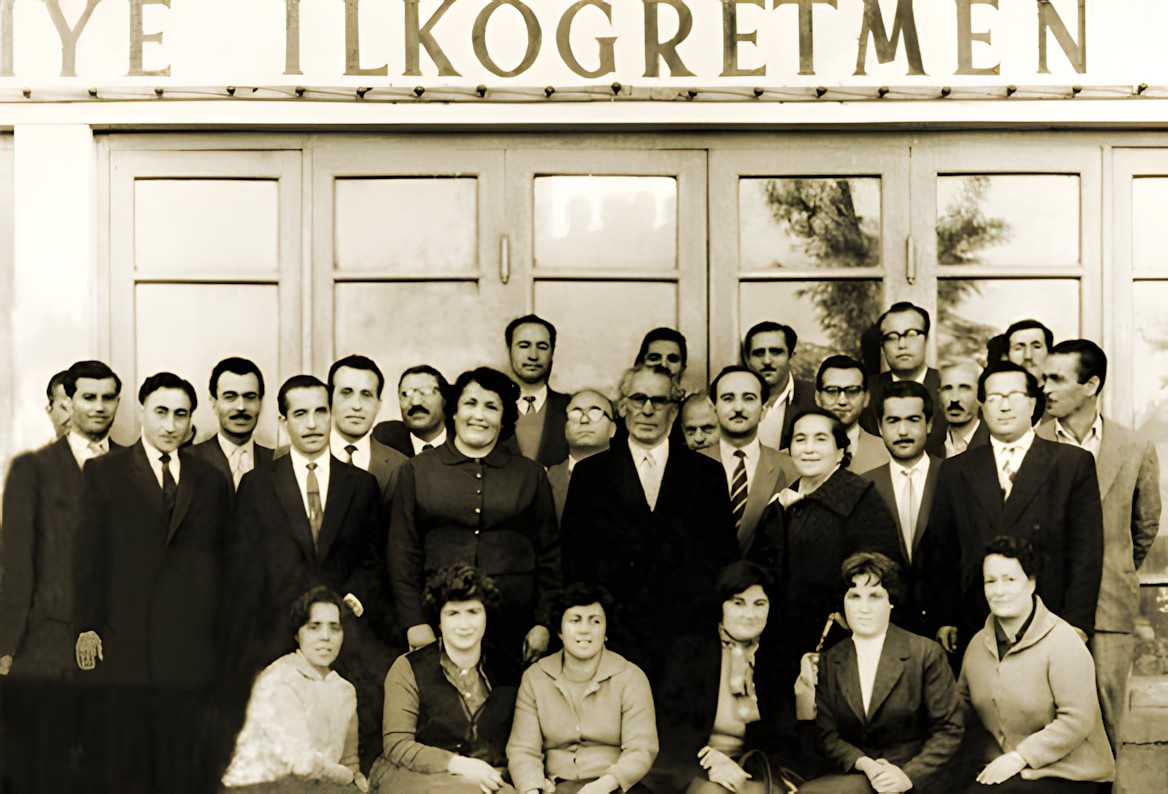 İlköğretmen Okulu Lisesi Resmi 16