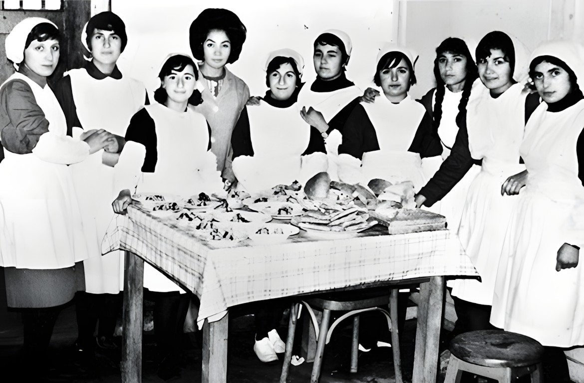 İlköğretmen Okulu Lisesi Resmi 2
